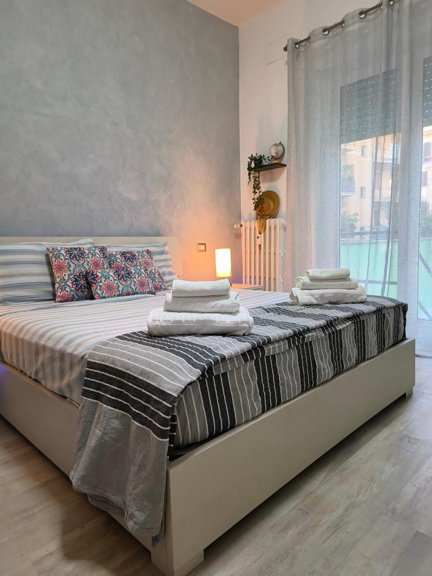 Relax Room Apartment โรม ภายนอก รูปภาพ